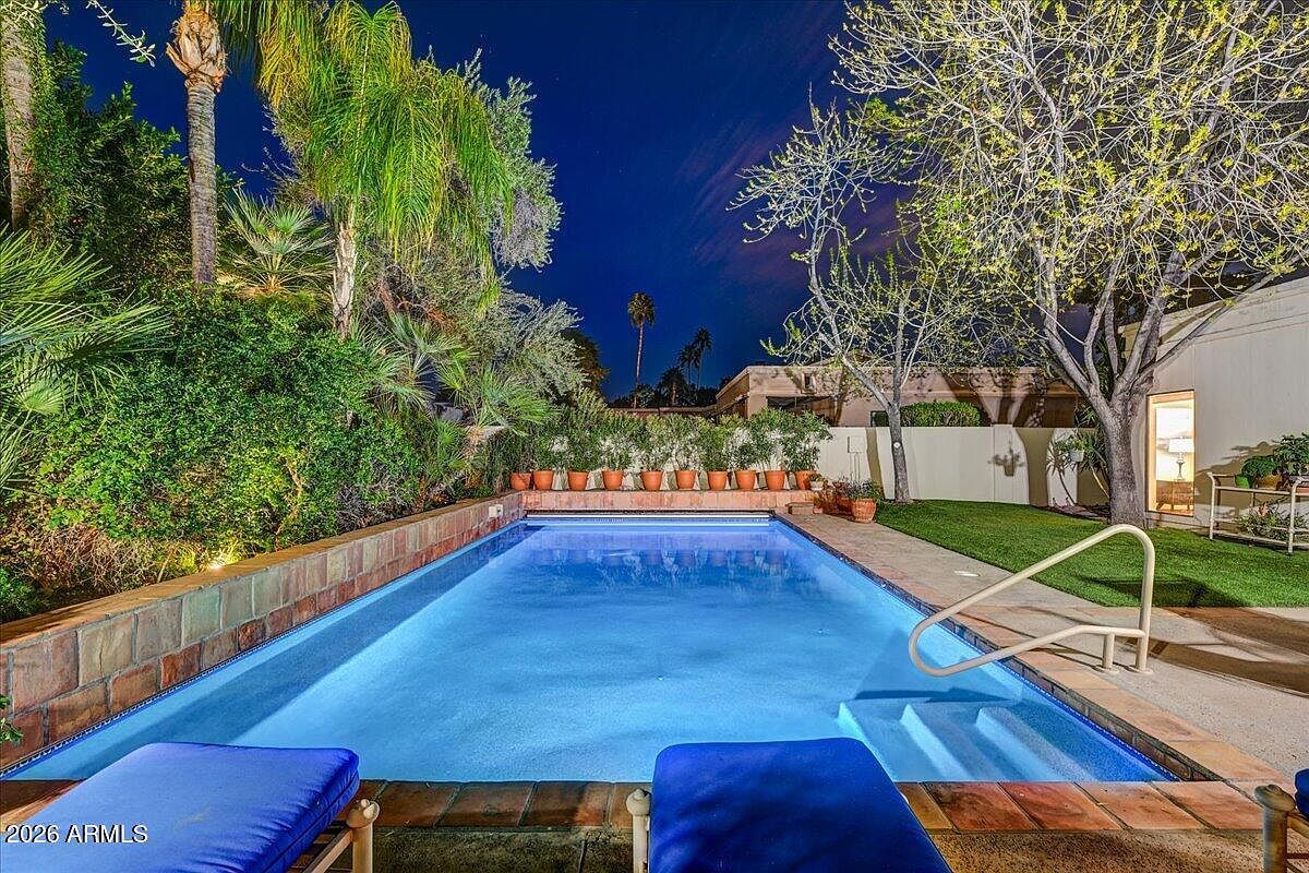 2550 E Denton Ln Phoenix, AZ 85016 - Thumbnail 5