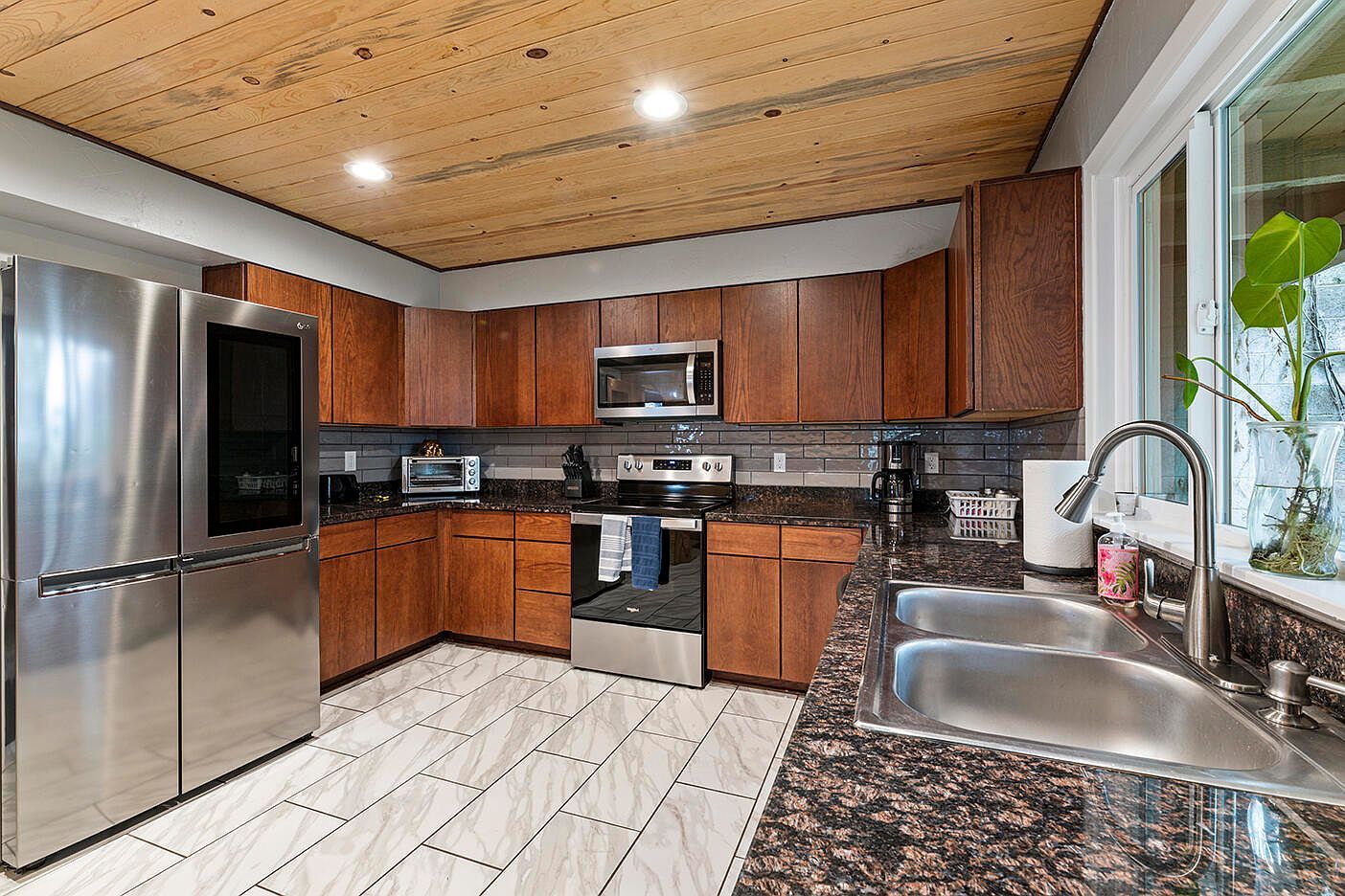 975 NW Starlite Pl Grants Pass, OR 97526 - Thumbnail 5