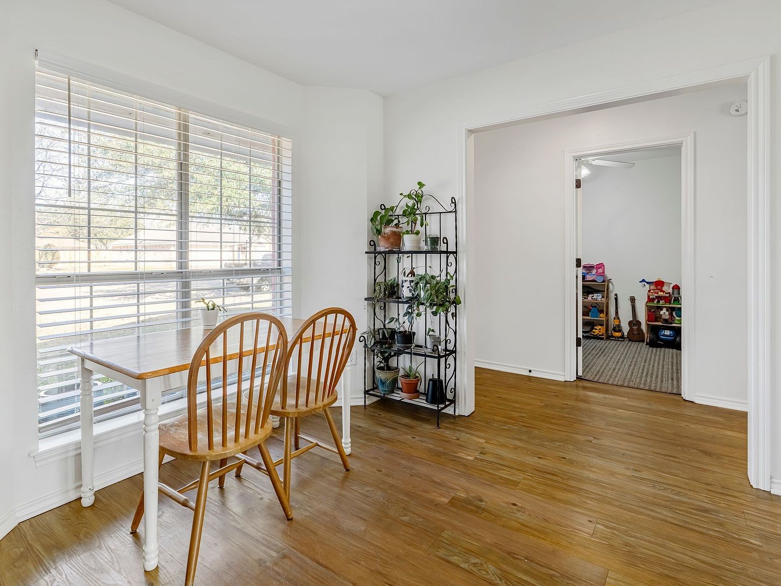 1311 Tiffany Ln Commerce, TX 75428 - Thumbnail 5