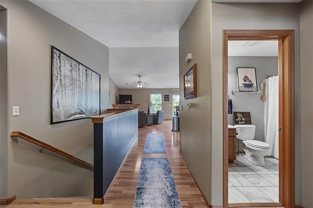 1600 Hunters Creek Way Marion, IA 52302 - Thumbnail 5