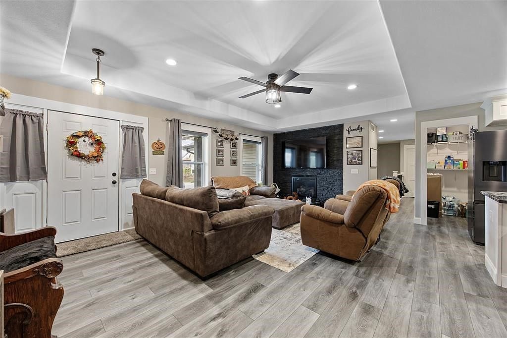 1698 Foxborough Dr Marion, IA 52302 - Thumbnail 5