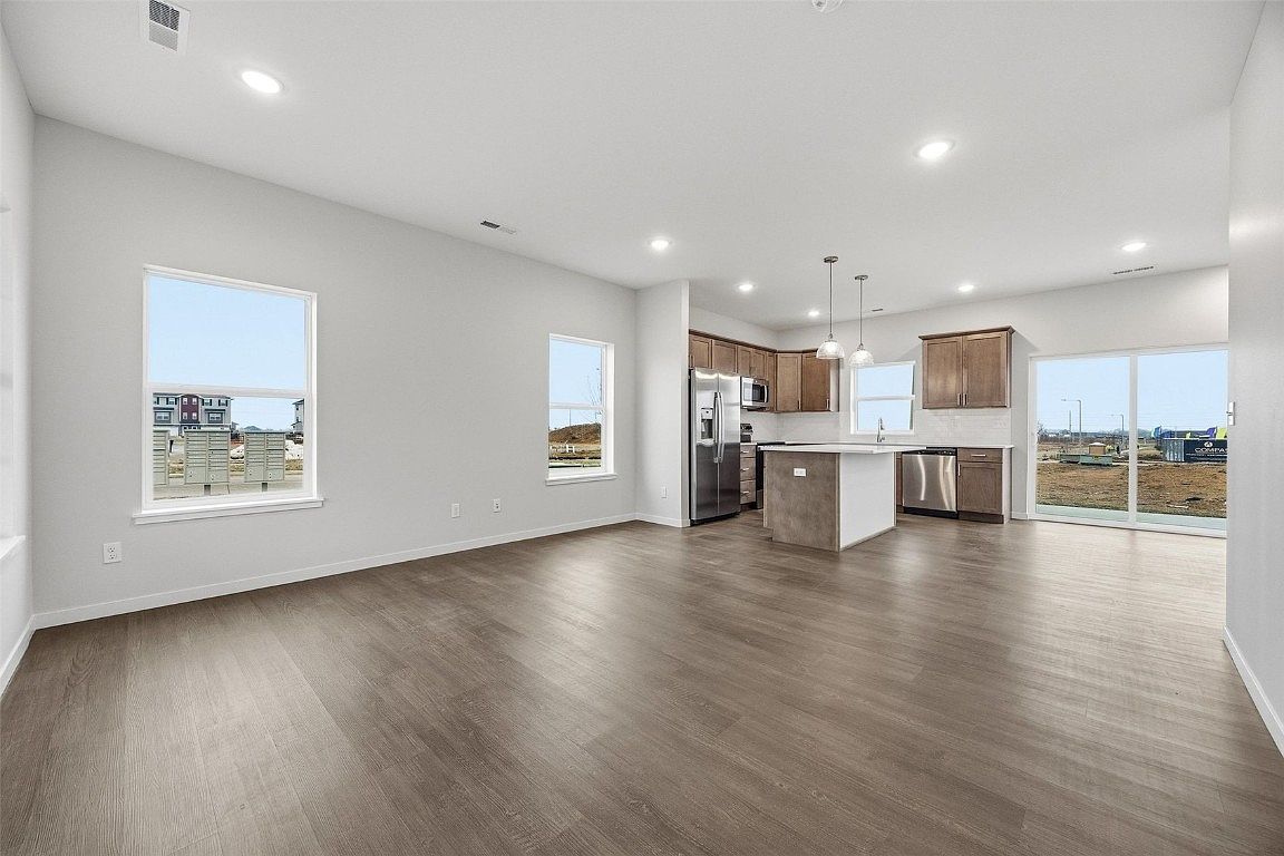 163 Bethany Loop SW #B Cedar Rapids, IA 52404 - Thumbnail 5