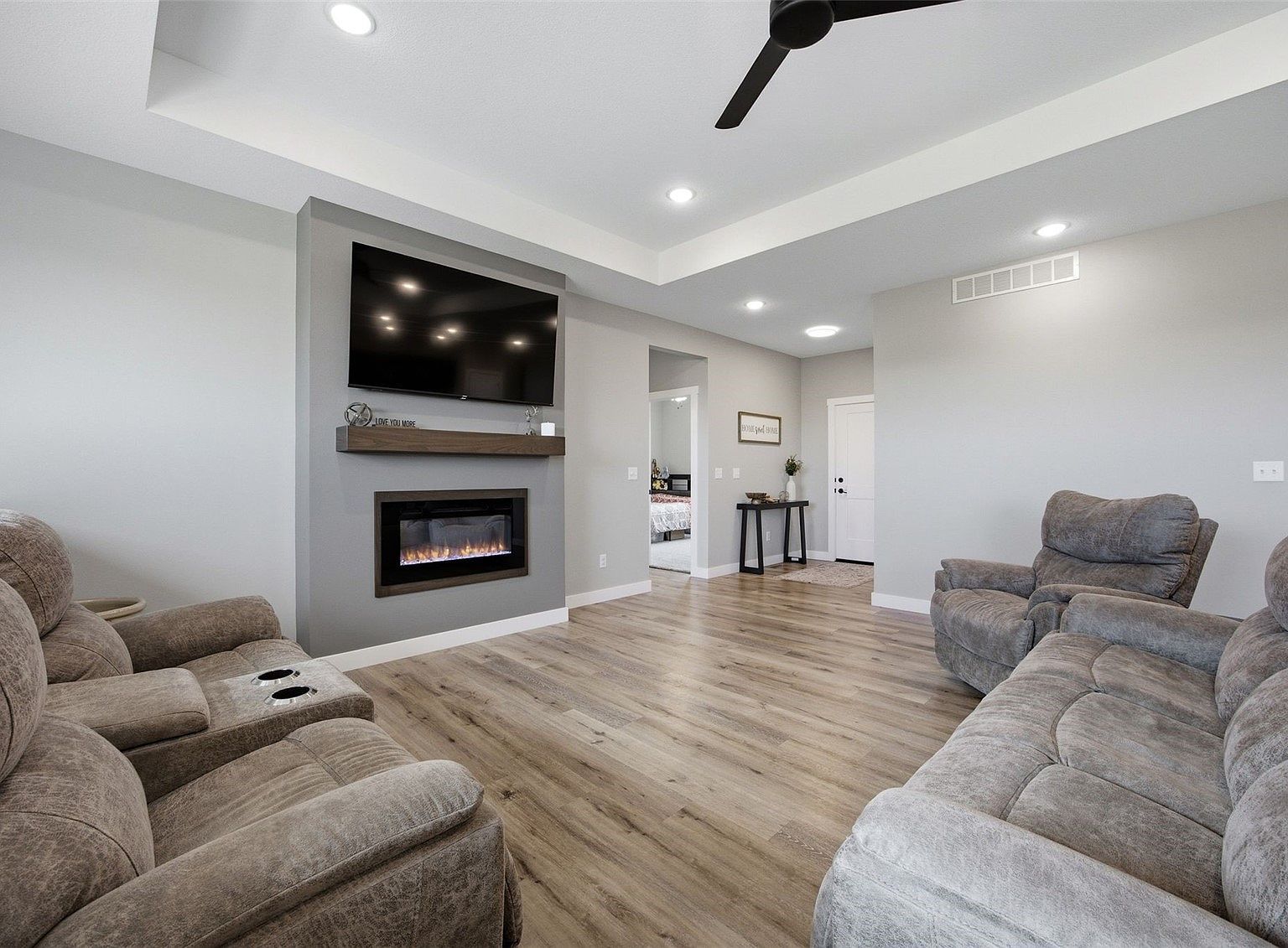 425 Dutch Dr Robins, IA 52328 - Thumbnail 5