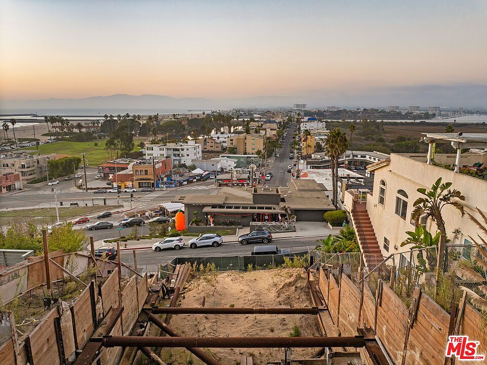 210 Montreal St Playa Del Rey, CA 90293 - Thumbnail 5