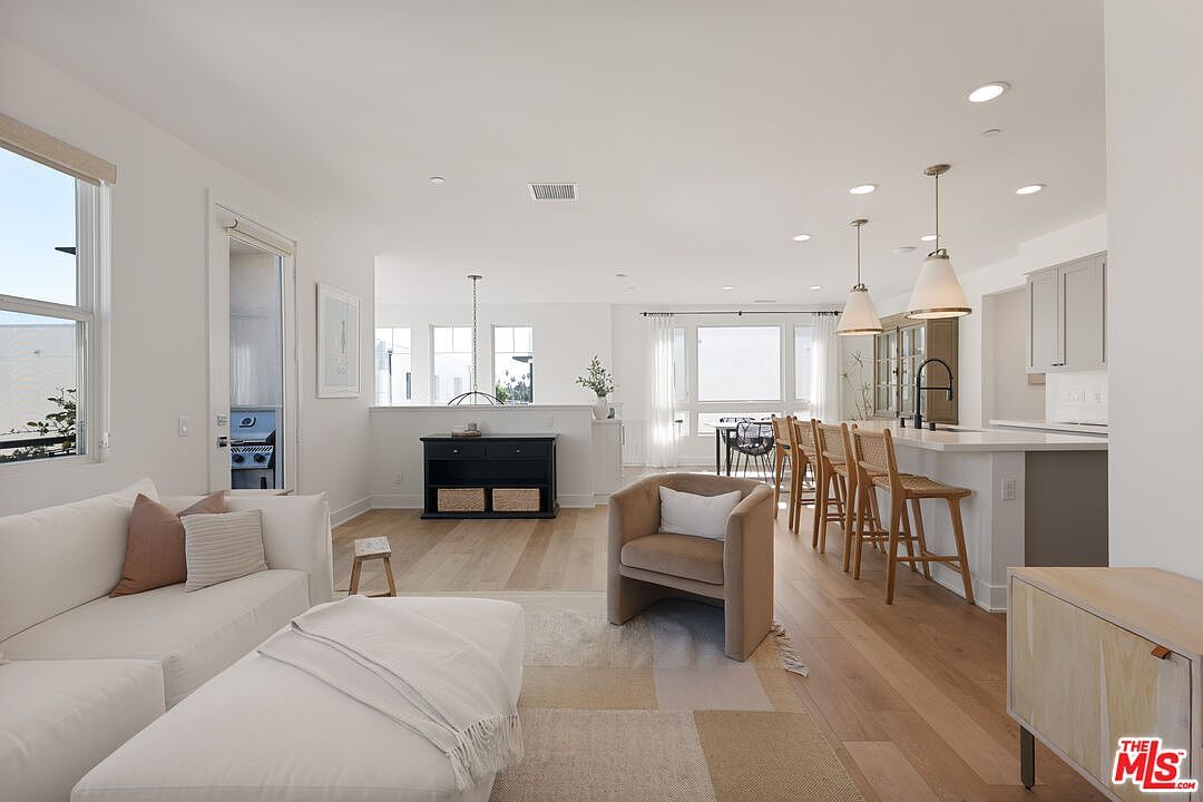 2923 Exposition Pl #1 Los Angeles, CA 90018 - Thumbnail 5