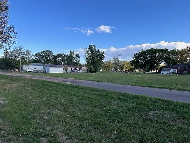 N Cherry Ave, Bridgewater, SD, 57319 - Thumbnail 5