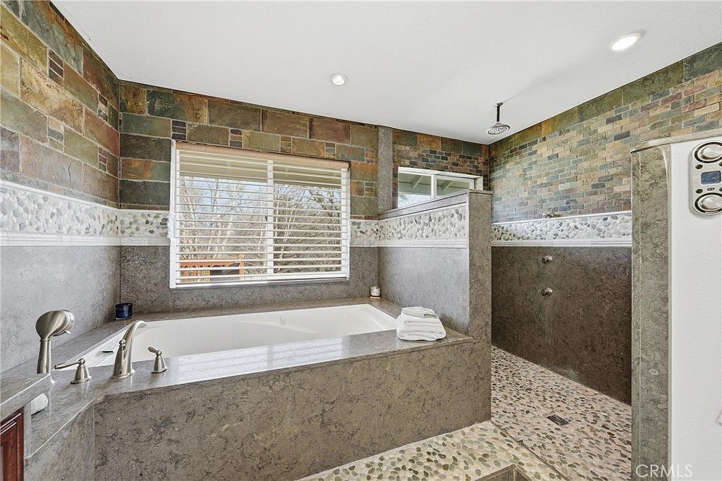 1050 Oak Park Way Lakeport, CA 95453 - Thumbnail 5