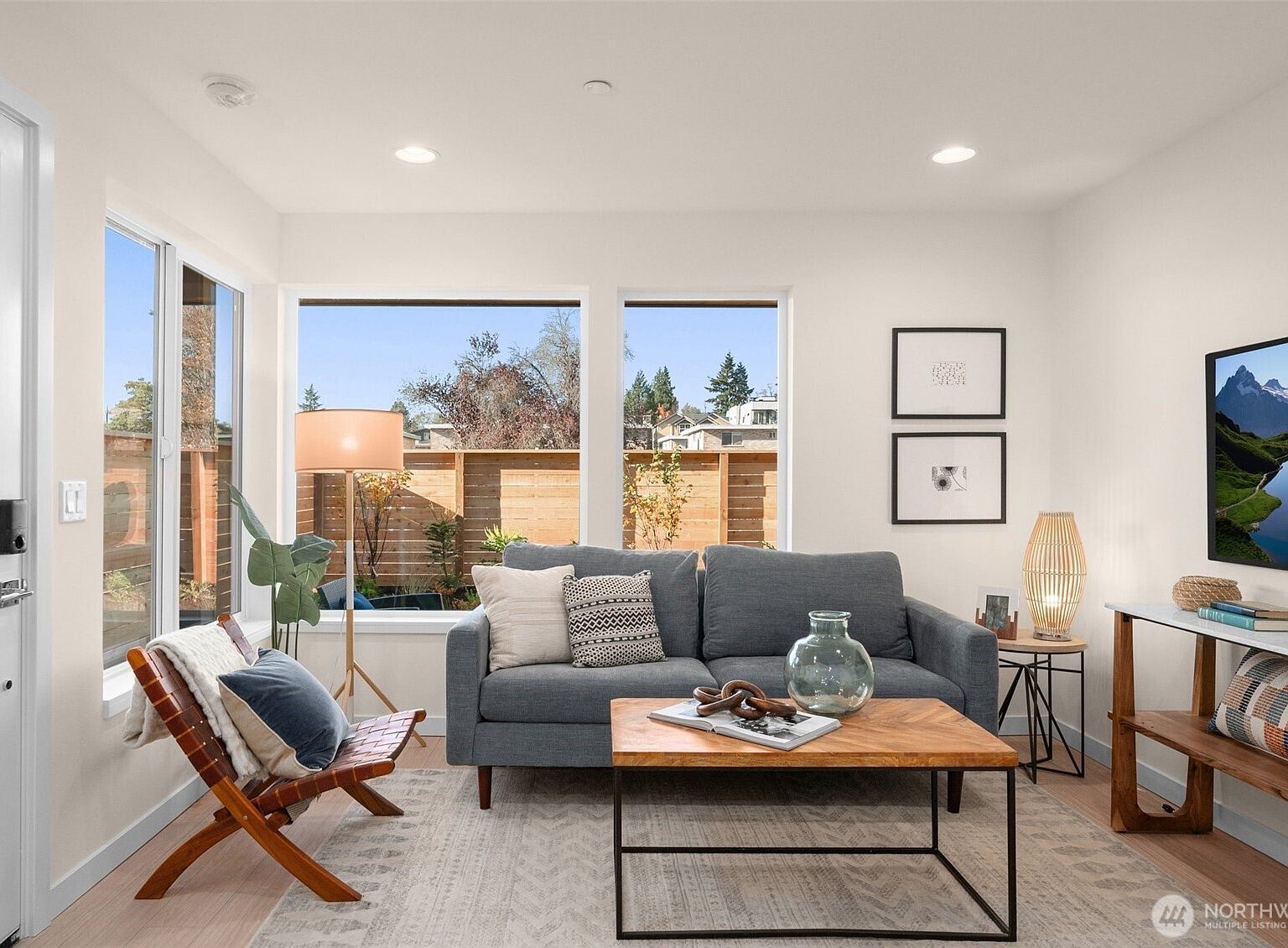 9223 B Densmore Ave N Seattle, WA 98103 - Thumbnail 5