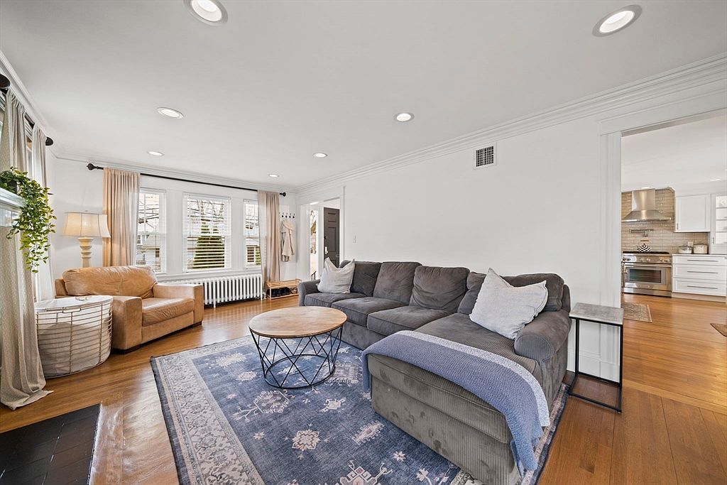 644 Weld St West Roxbury, MA 02132 - Thumbnail 5