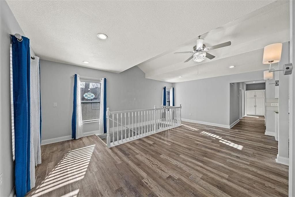 303 S Jackson St Spring Hill, KS 66083 - Thumbnail 5