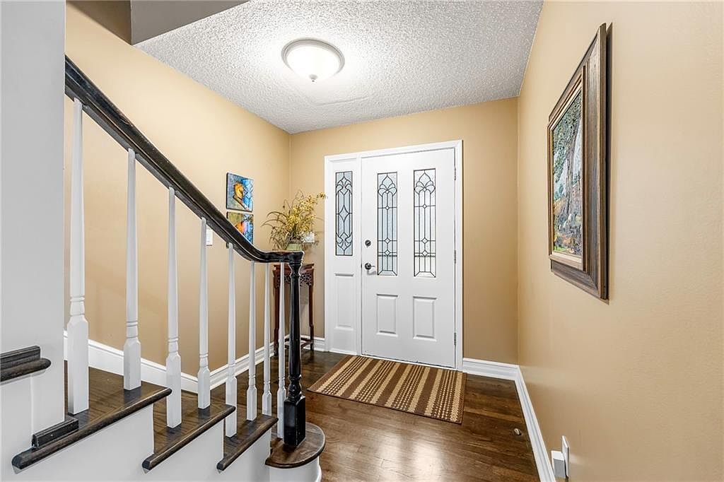 12013 England St Overland Park, KS 66213 - Thumbnail 5