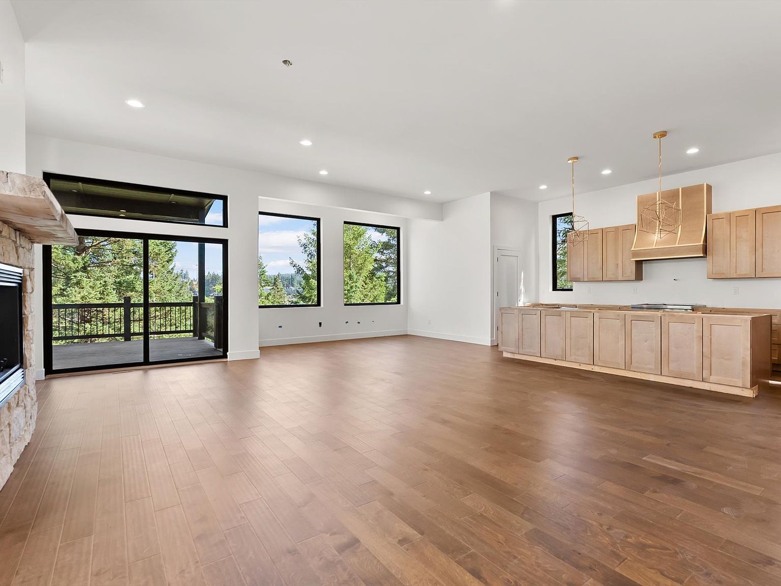 215 Whisper Ridge Dr Bigfork, MT 59911 - Thumbnail 5