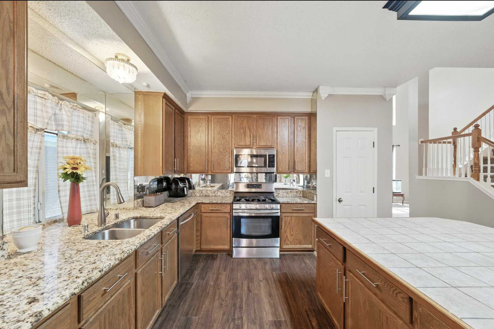 525 Magnolia Trail, DeSoto, TX, USA, 75115 - Thumbnail 4