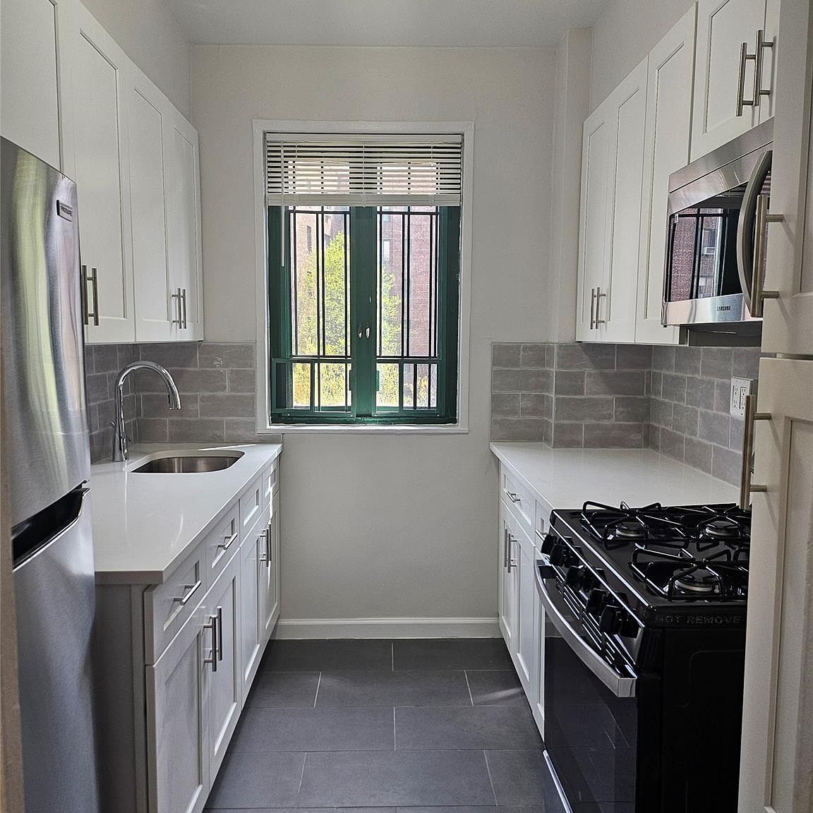 1705 Purdy St APT 3C Bronx, NY 10462 - Thumbnail 5