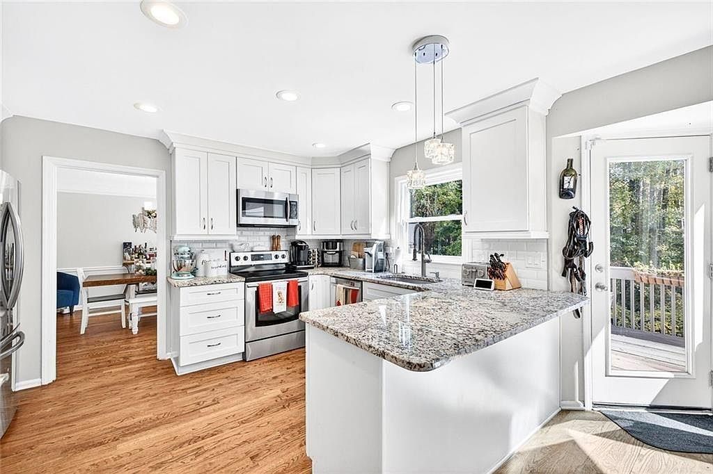 10905 Shallowford Rd Roswell, GA 30075 - Thumbnail 5