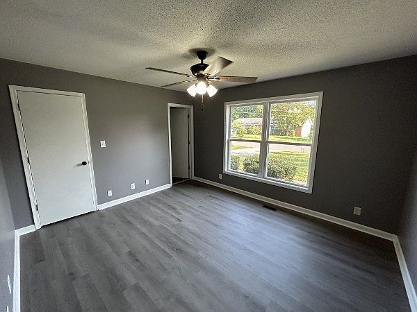 1485 Sunshine Dr Clarksville, TN 37042 - Thumbnail 5