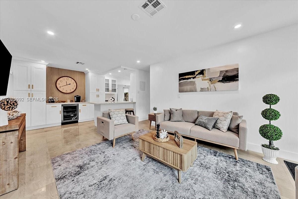 813 NE 17th St Fort Lauderdale, FL 33305 - Thumbnail 5