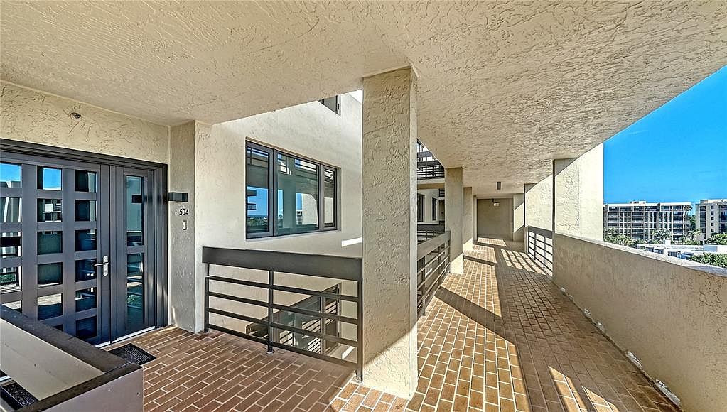 1055 Gulf Of Mexico Dr UNIT 504 Longboat Key, FL 34228 - Thumbnail 5