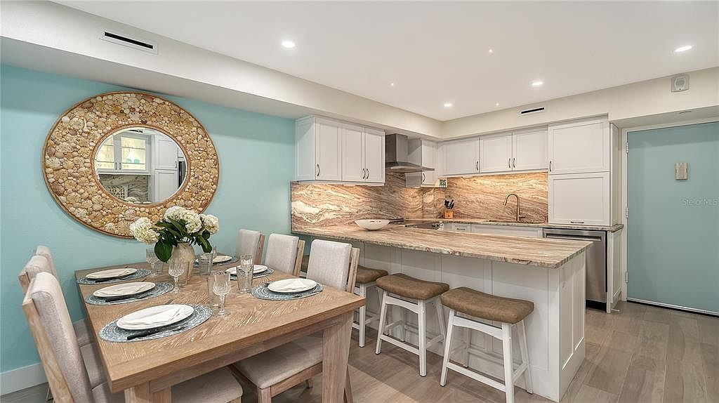 1000 Longboat Club Rd UNIT 402 Longboat Key, FL 34228 - Thumbnail 5