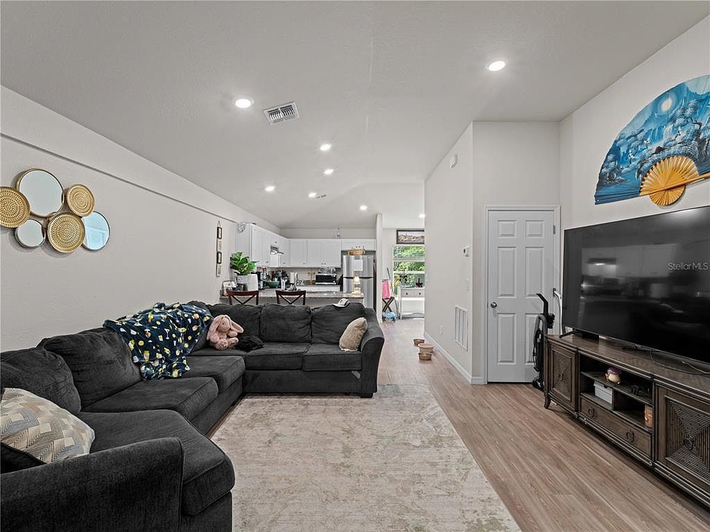 15579/15581 Chamberlain Blvd Pt Charlotte, FL 33953 - Thumbnail 5