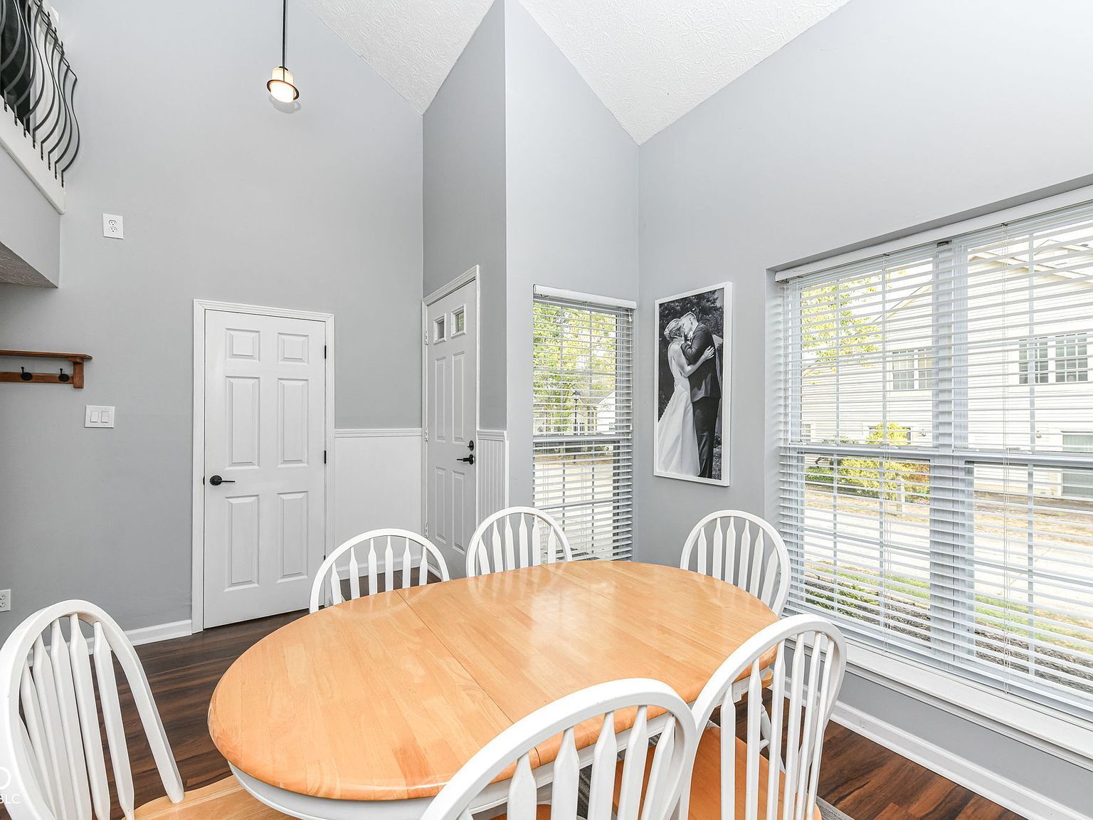 2502 Chaseway Ct Indianapolis, IN 46268 - Thumbnail 5