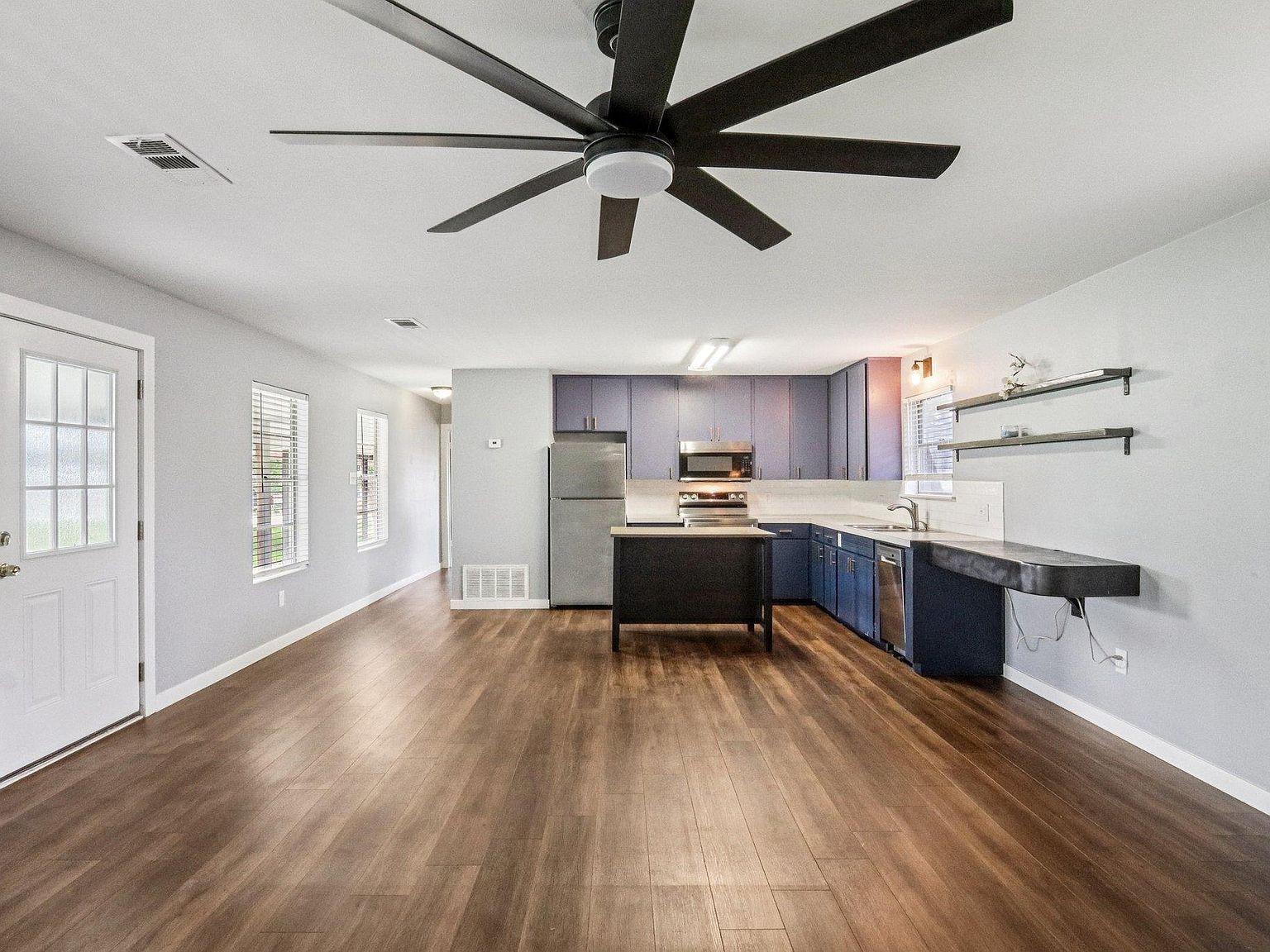 755 E Bellville St Giddings, TX 78942 - Thumbnail 5