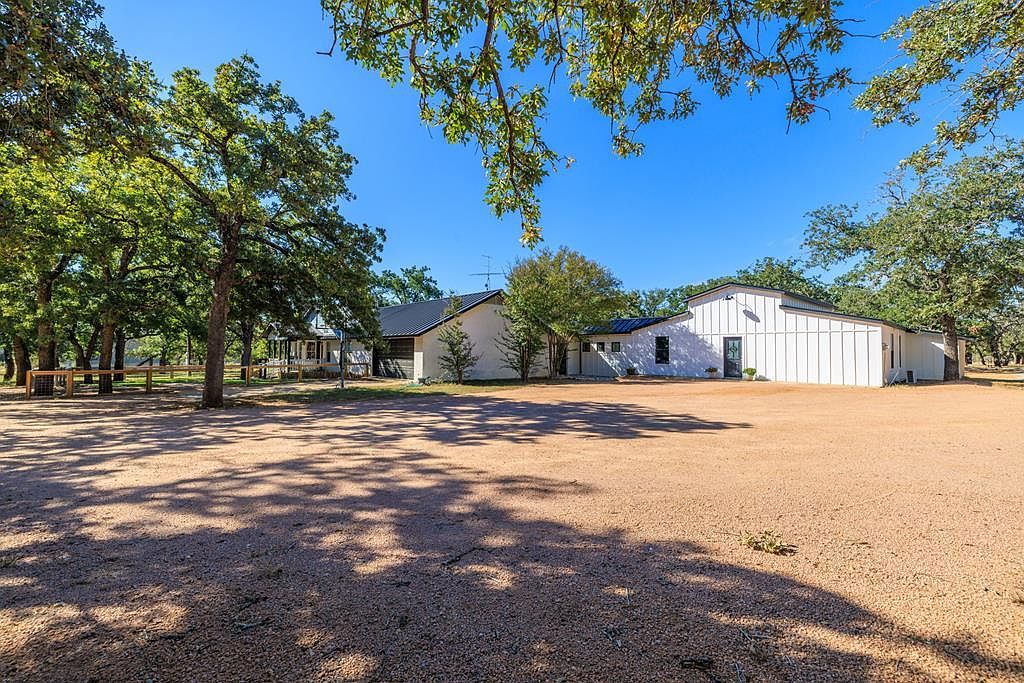 1180 Boos Ln Fredericksburg, TX 78624 - Thumbnail 5