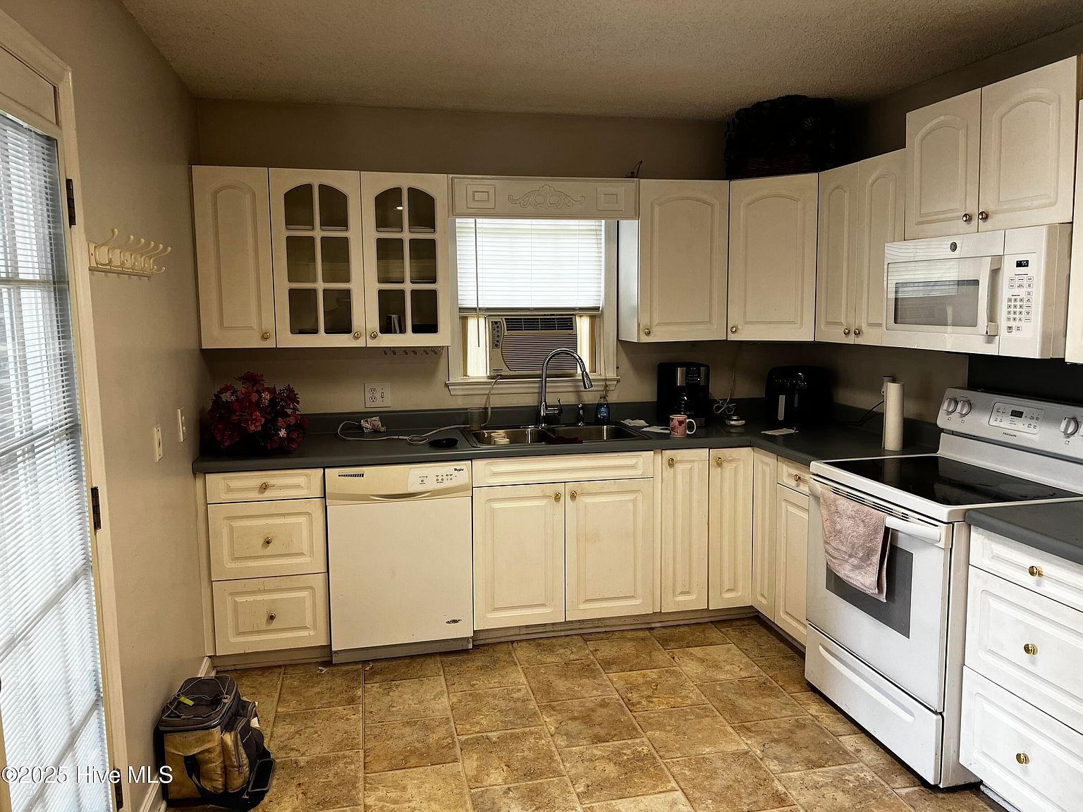 2746 Pinewood Dr Kinston, NC 28504 - Thumbnail 5