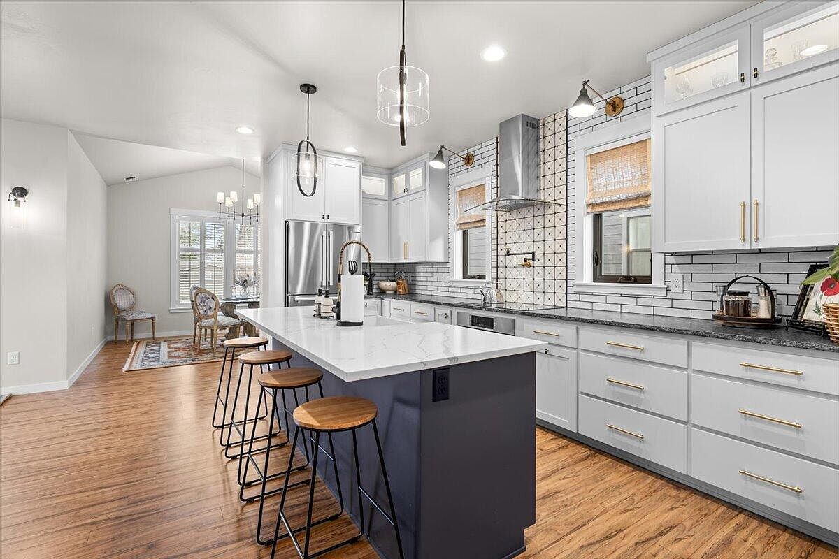 795 Bybee Dr Jacksonville, OR 97530 - Thumbnail 5