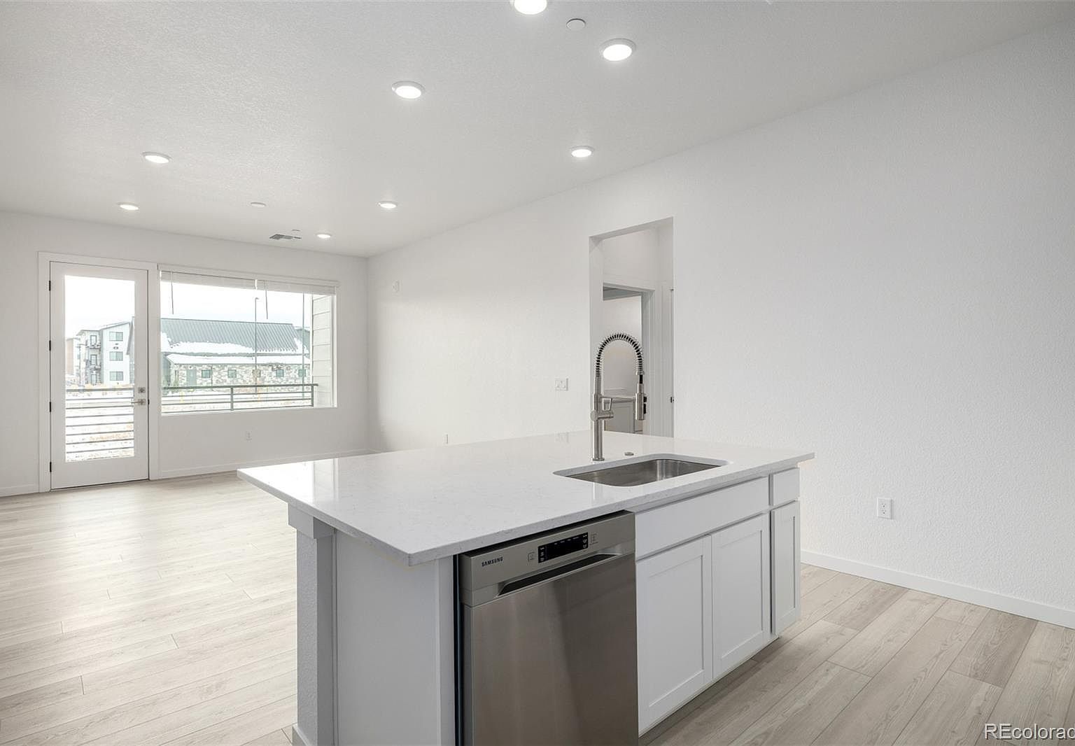 6153 N Ceylon St UNIT 4-108 Denver, CO 80249 - Thumbnail 5