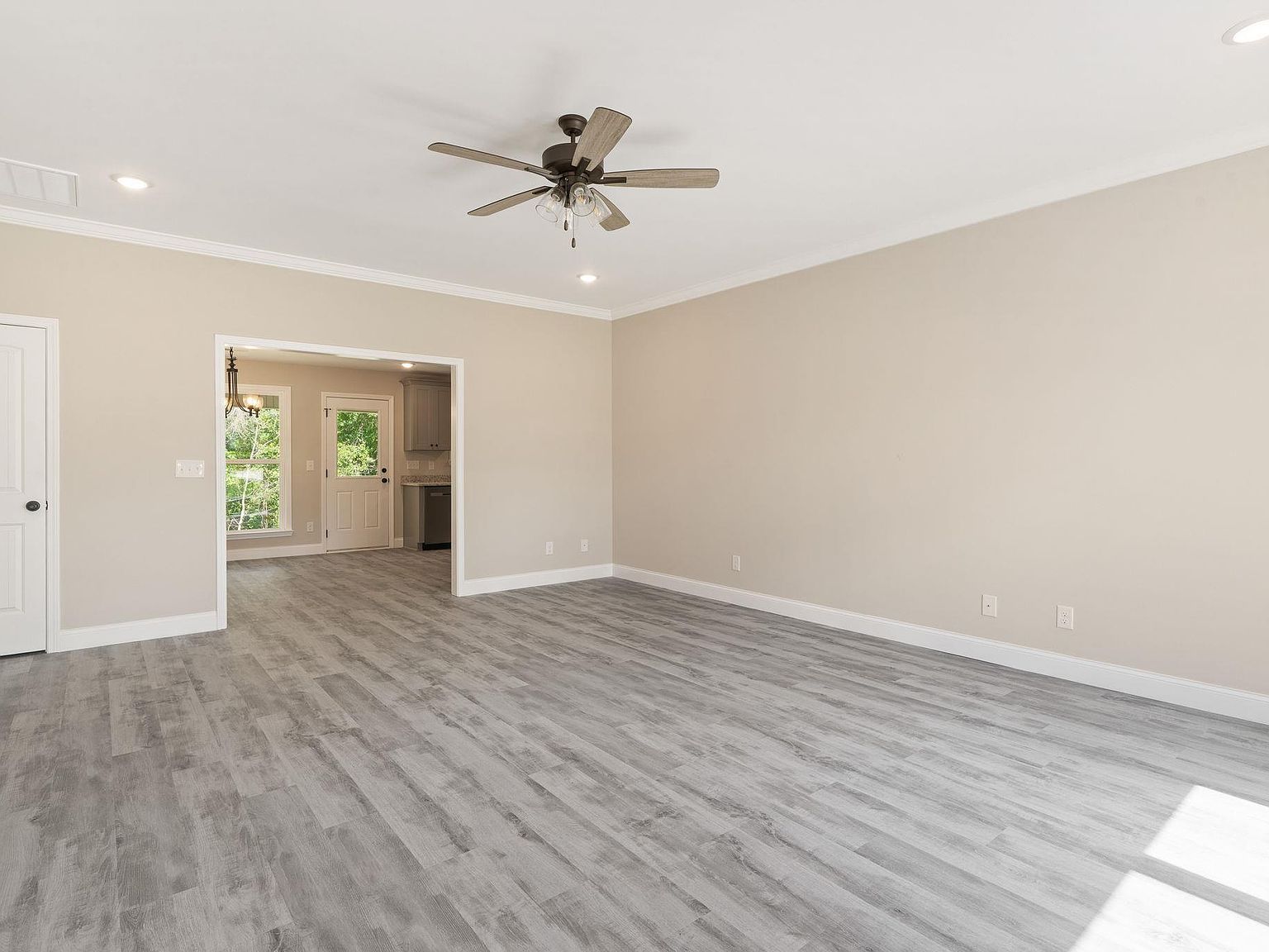 219 Christine Cir Perry, GA 31069 - Thumbnail 5