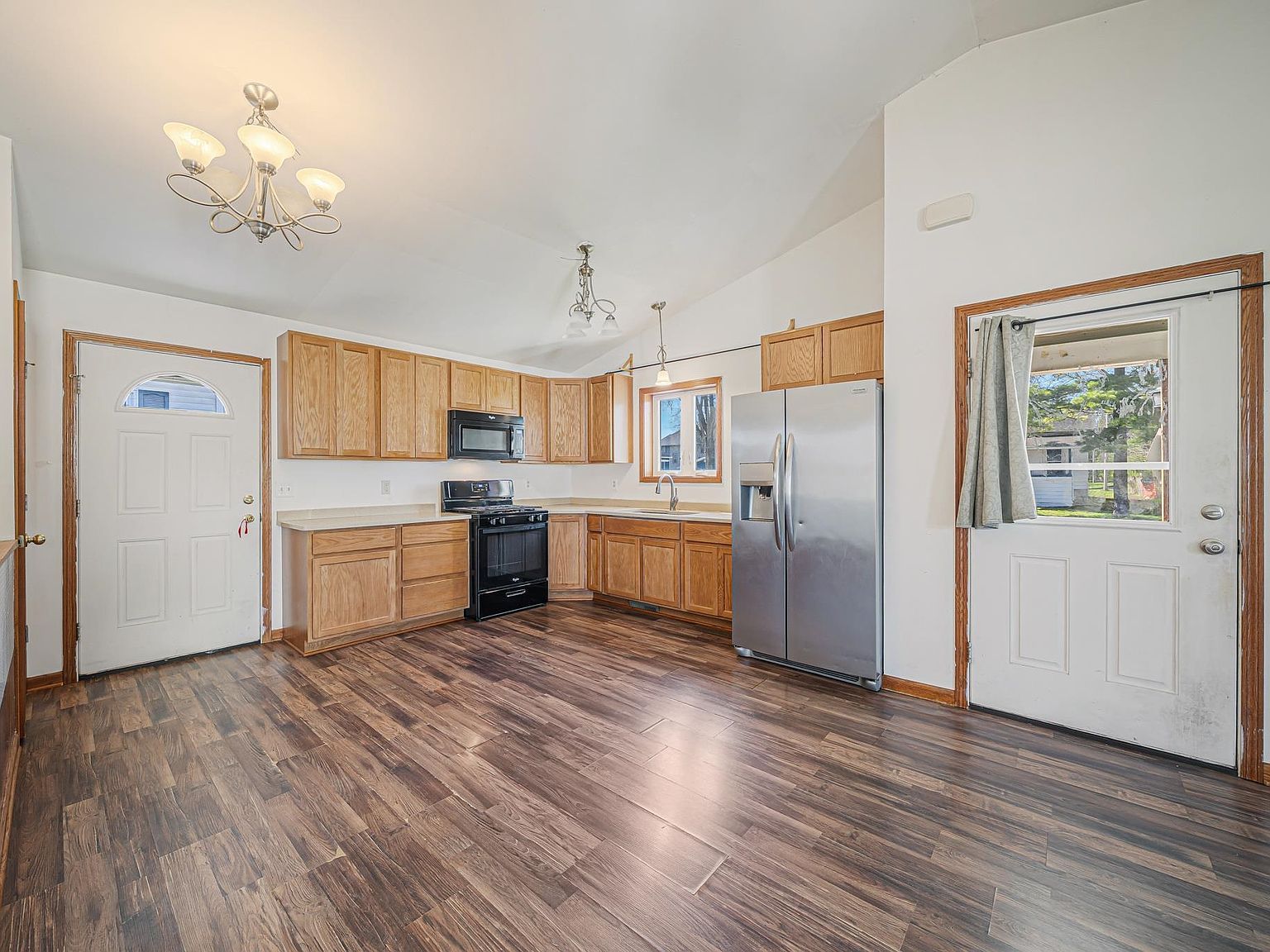 471 W Division St Fond Du Lac, WI 54935 - Thumbnail 5