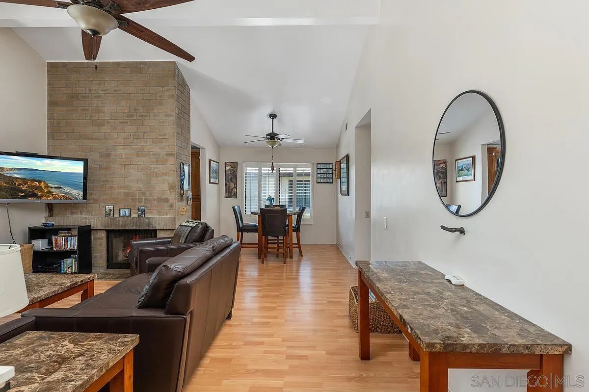 6028 Gaines St San Diego, CA 92110 - Thumbnail 5