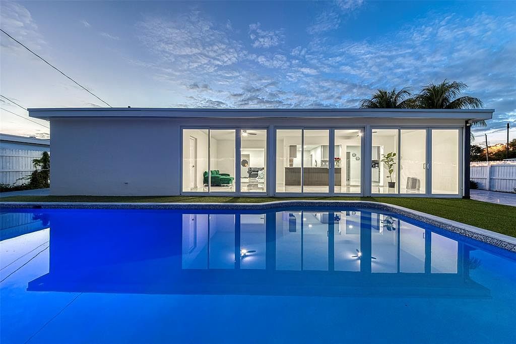 4390 NW 38th Ave Lauderdale Lakes, FL 33309 - Thumbnail 5