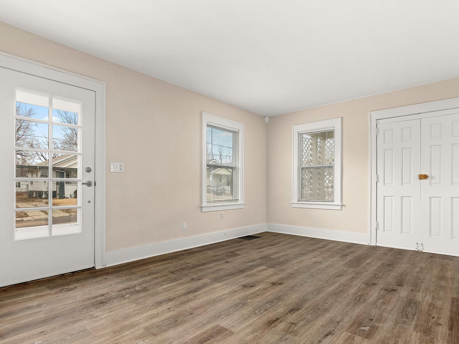 400 E Virginia Ave Peoria, IL 61603 - Thumbnail 5