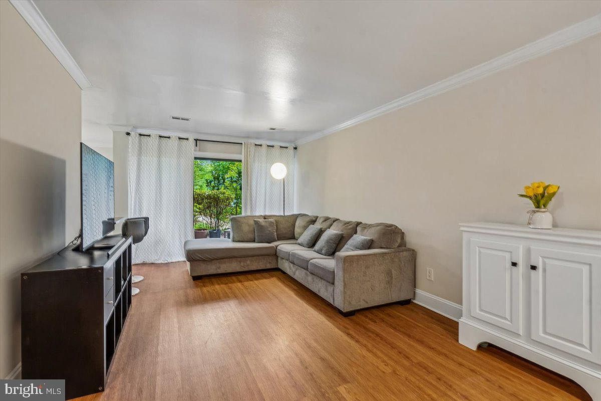 11256 Chestnut Grove Sq APT 23 Herndon, VA 20190 - Thumbnail 5