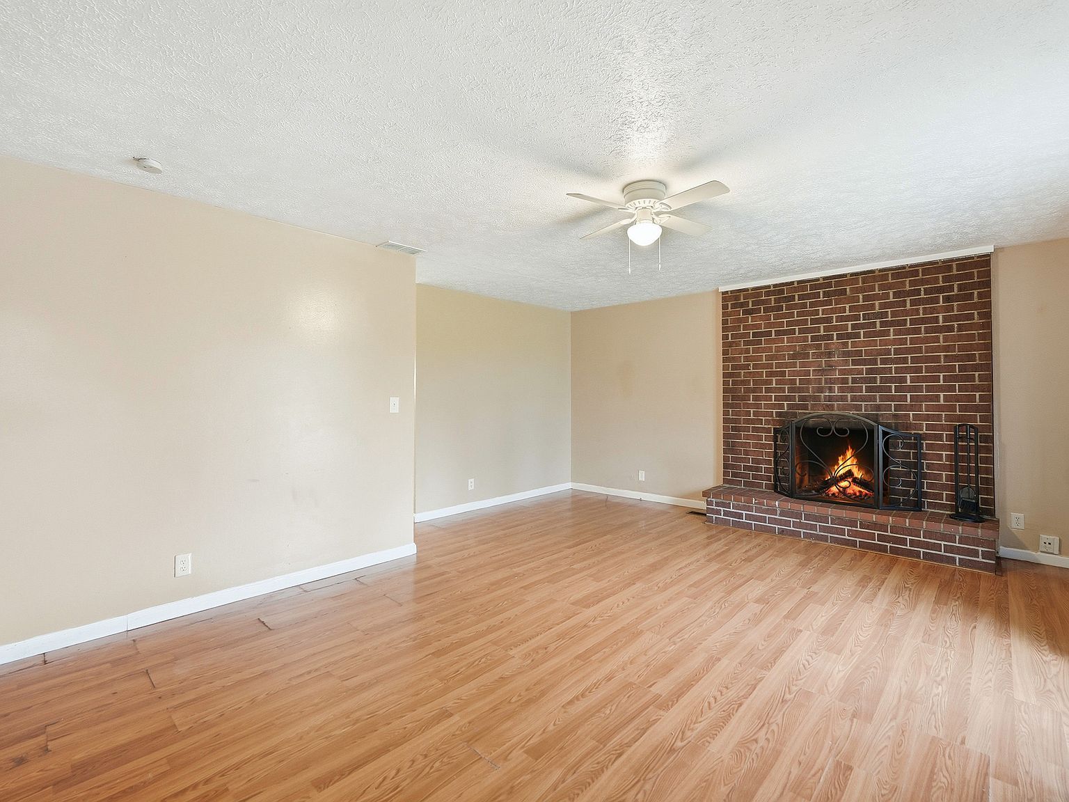 2851 S Oakland Ave Indianapolis, IN 46203 - Thumbnail 5