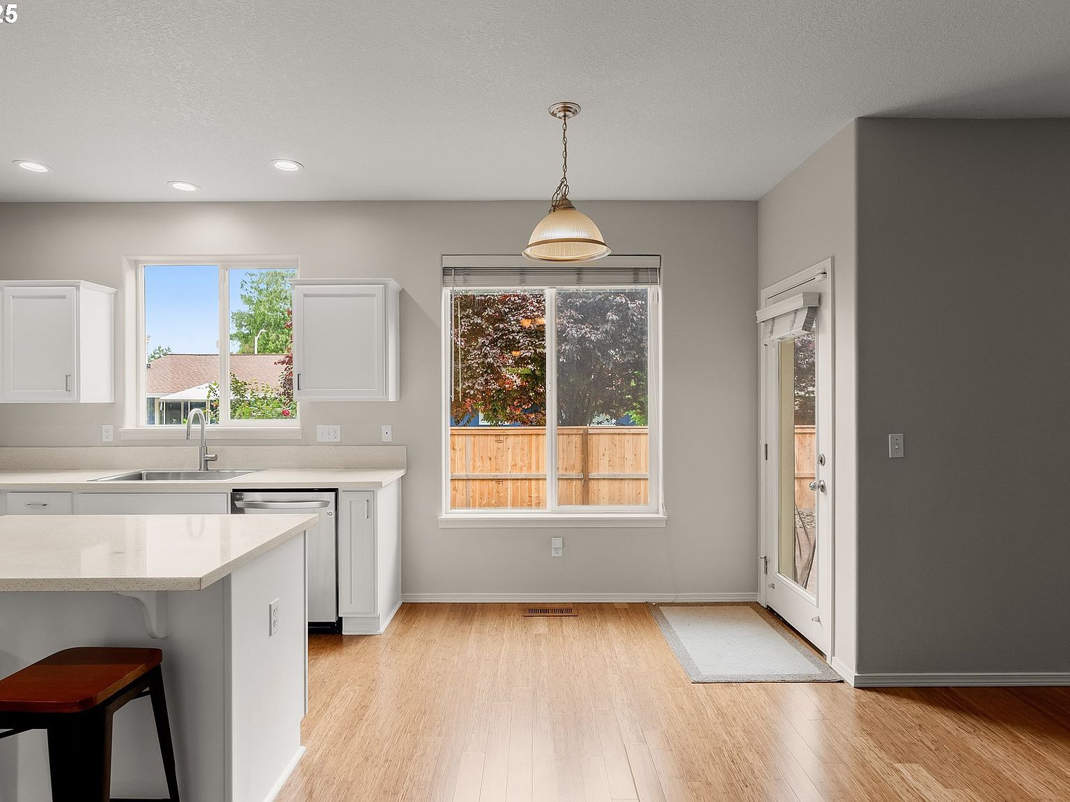 1501 SE Gerhard Dr Hillsboro, OR 97123 - Thumbnail 5