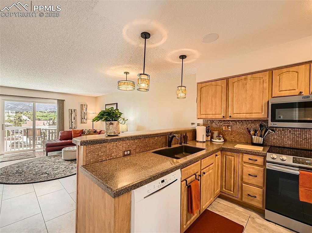 2186 Giltshire Dr Colorado Springs, CO 80905 - Thumbnail 5