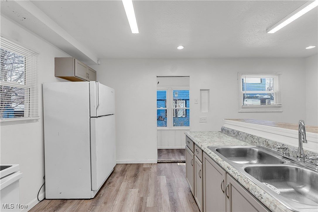 13814 Durkee Ave Cleveland, OH 44105 - Thumbnail 5