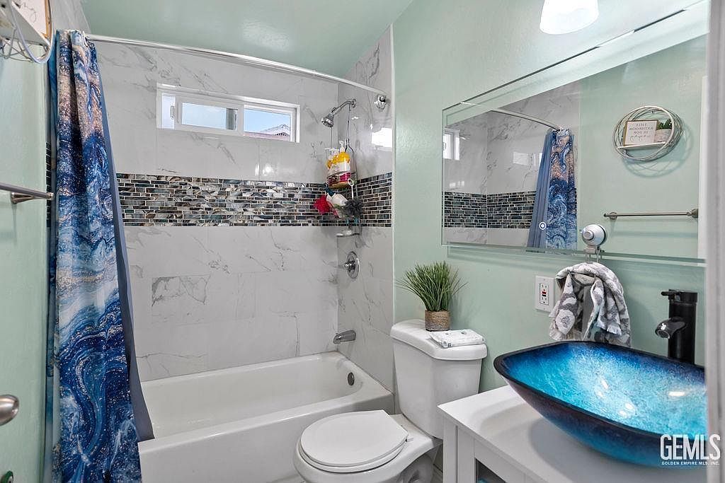 811 V St Bakersfield, CA 93304 - Thumbnail 5