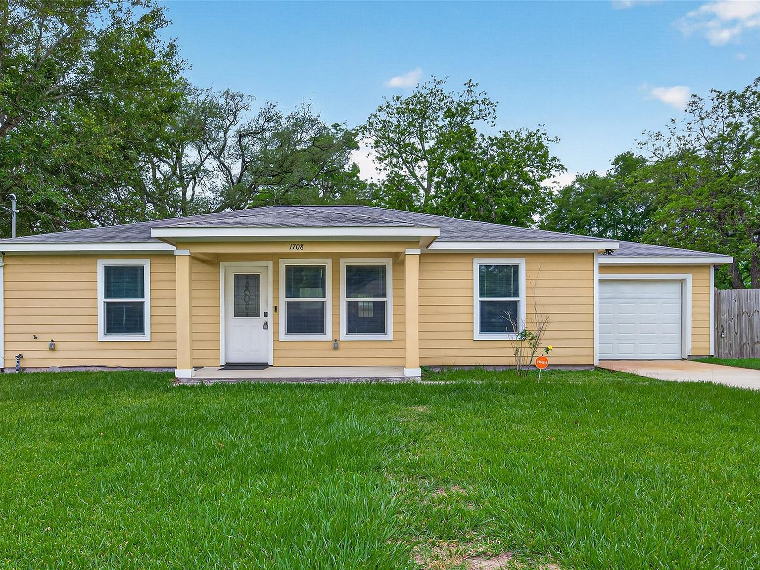 1708 Sycamore Ave #1702 Bay City, TX 77414 - Thumbnail 5