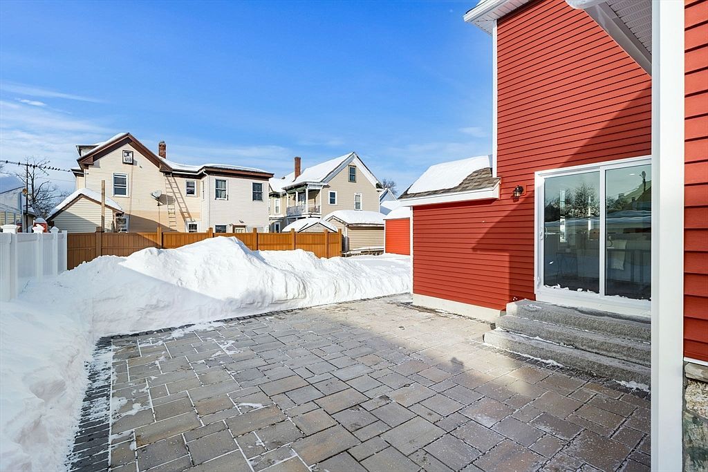 52 Lundberg St Lowell, MA 01852 - Thumbnail 5