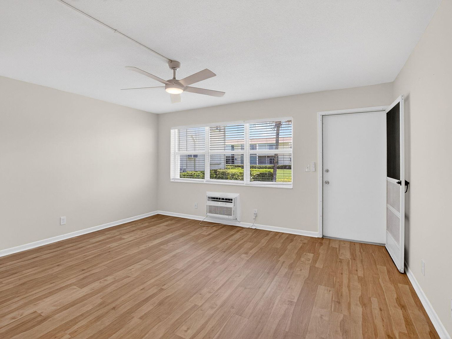660 Horizons W APT 107 Boynton Beach, FL 33435 - Thumbnail 5