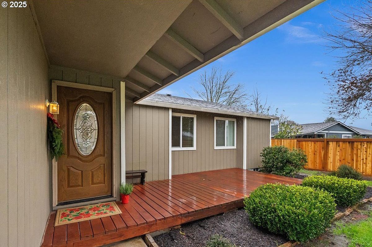 253 S Tarrybrooke Cir Cornelius, OR 97113 - Thumbnail 5