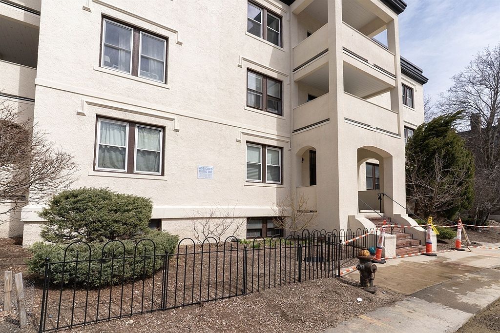 17 Radcliffe Rd APT 10 Allston, MA 02134 - Thumbnail 5