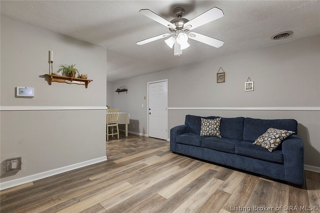 205 West St Crothersville, IN 47229 - Thumbnail 5