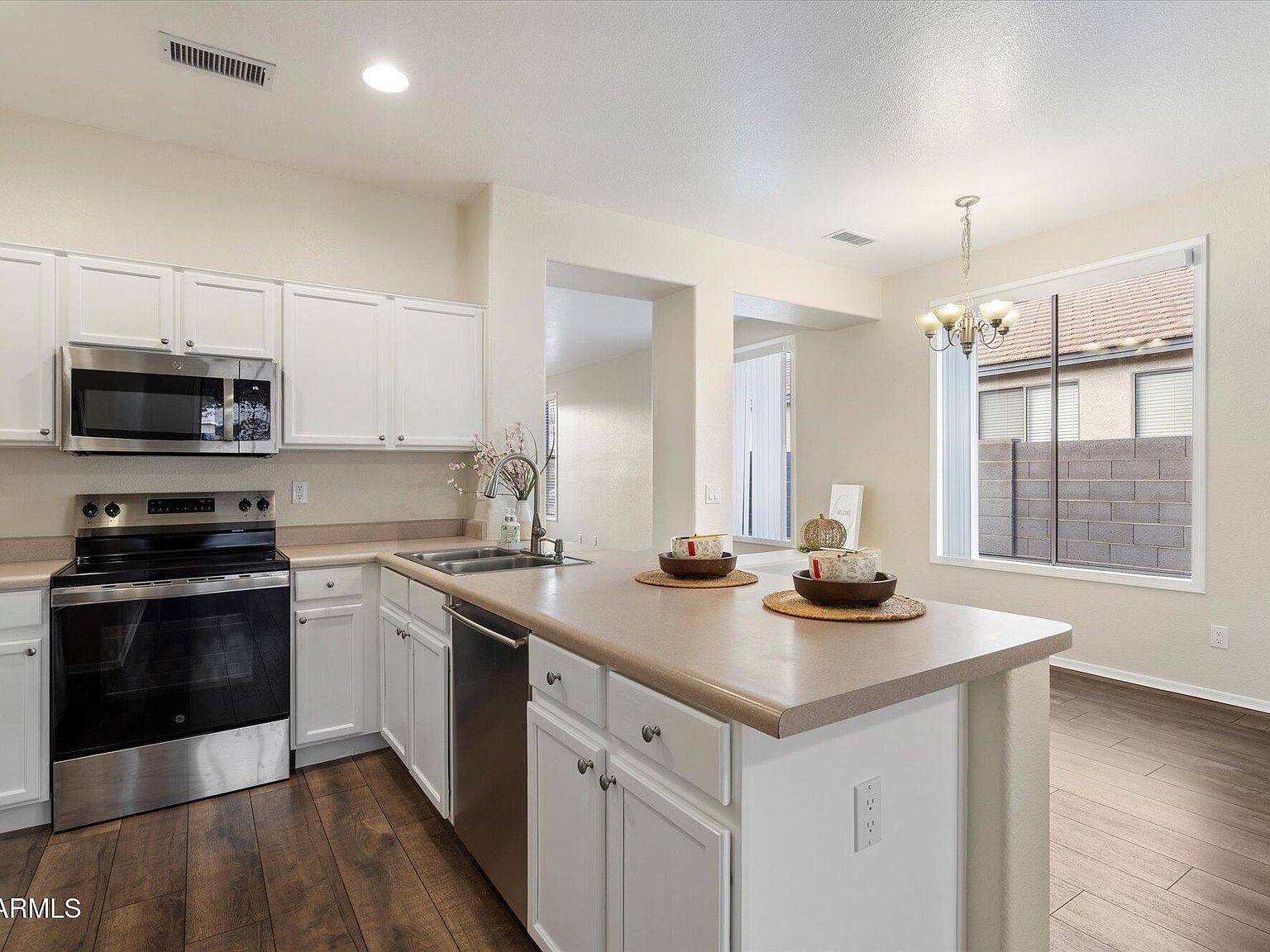 8825 N 65th Dr Glendale, AZ 85302 - Thumbnail 5