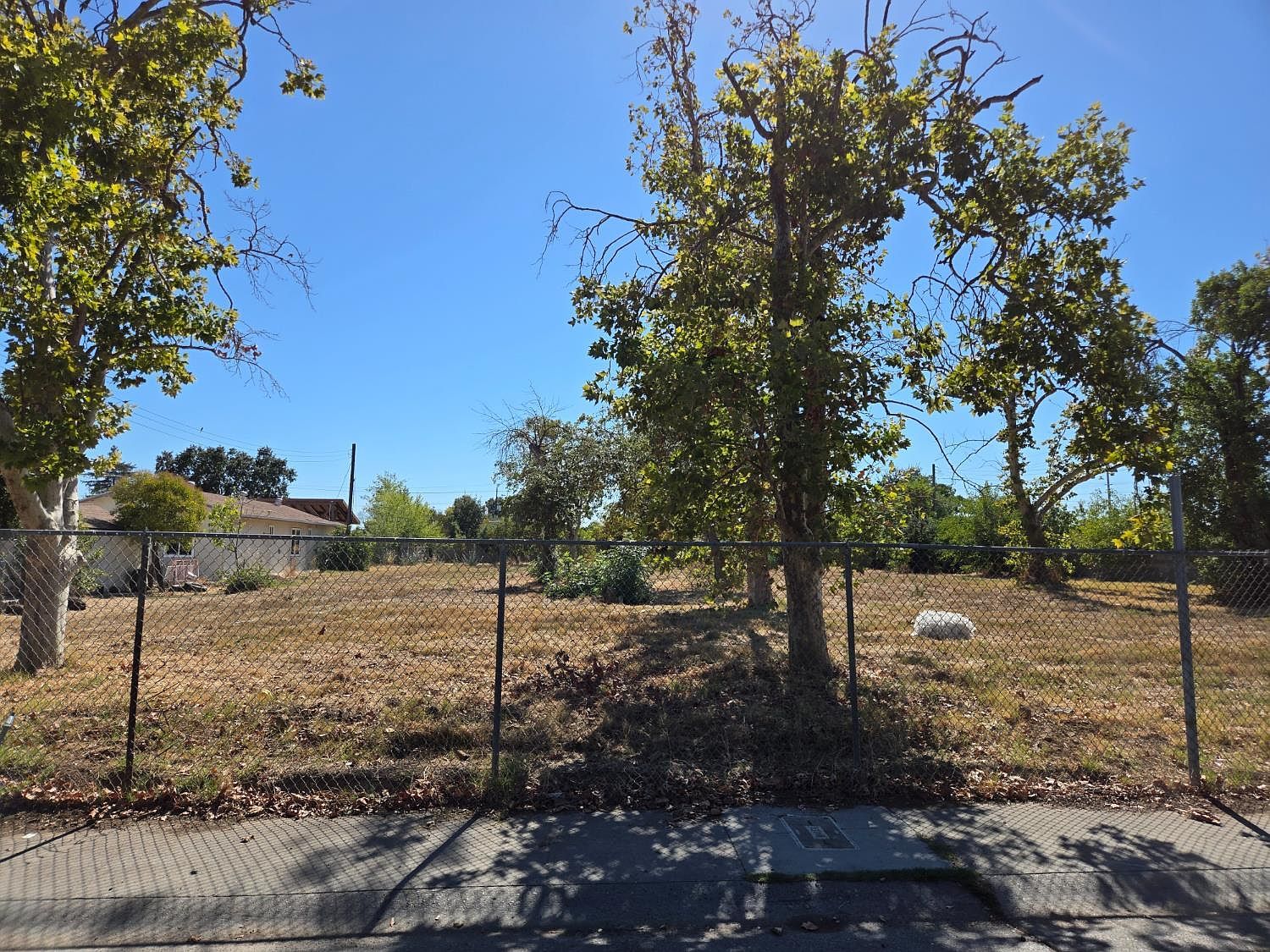 2740 29th Ave Sacramento, CA 95820 - Thumbnail 5