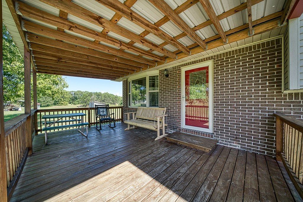 886 Drake And Shockley St Spencer, TN 38585 - Thumbnail 5